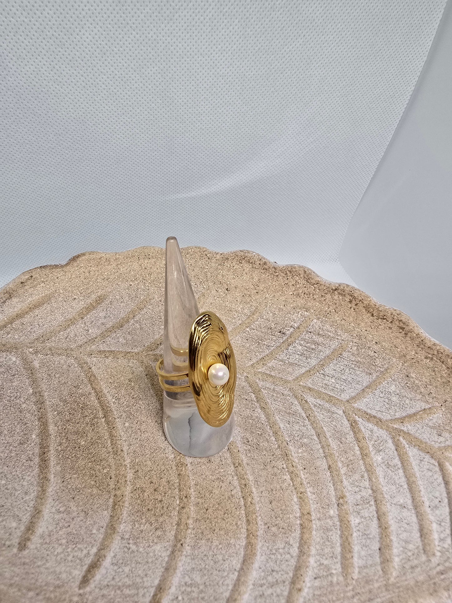 Gold flower with white pearl ring - By Bianci