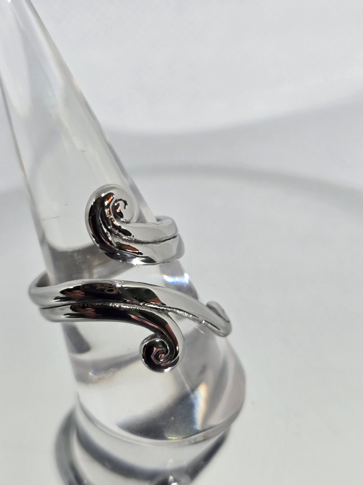Silver curls ring - By Bianci