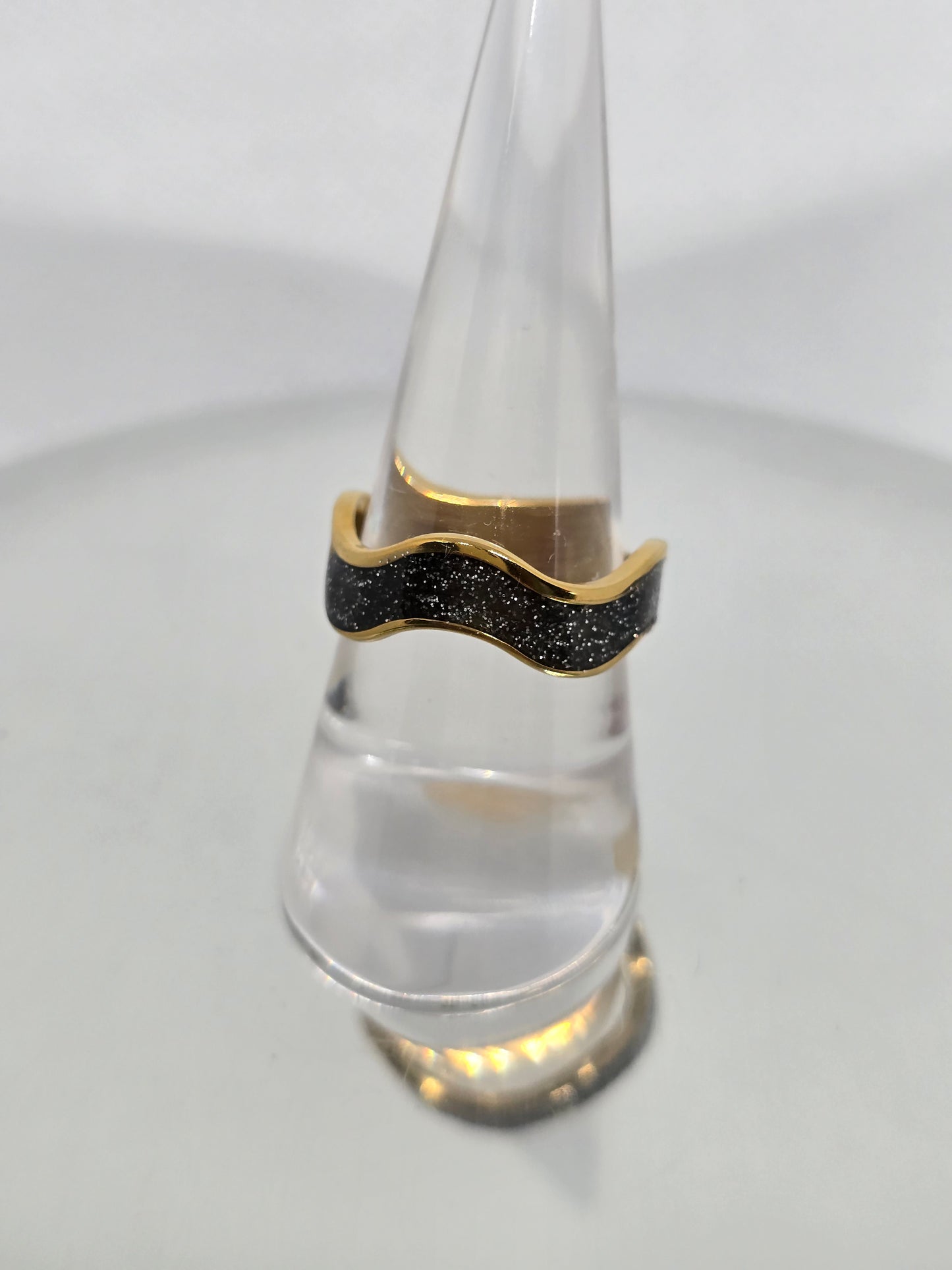 Black glittery gold waves ring - By Bianci
