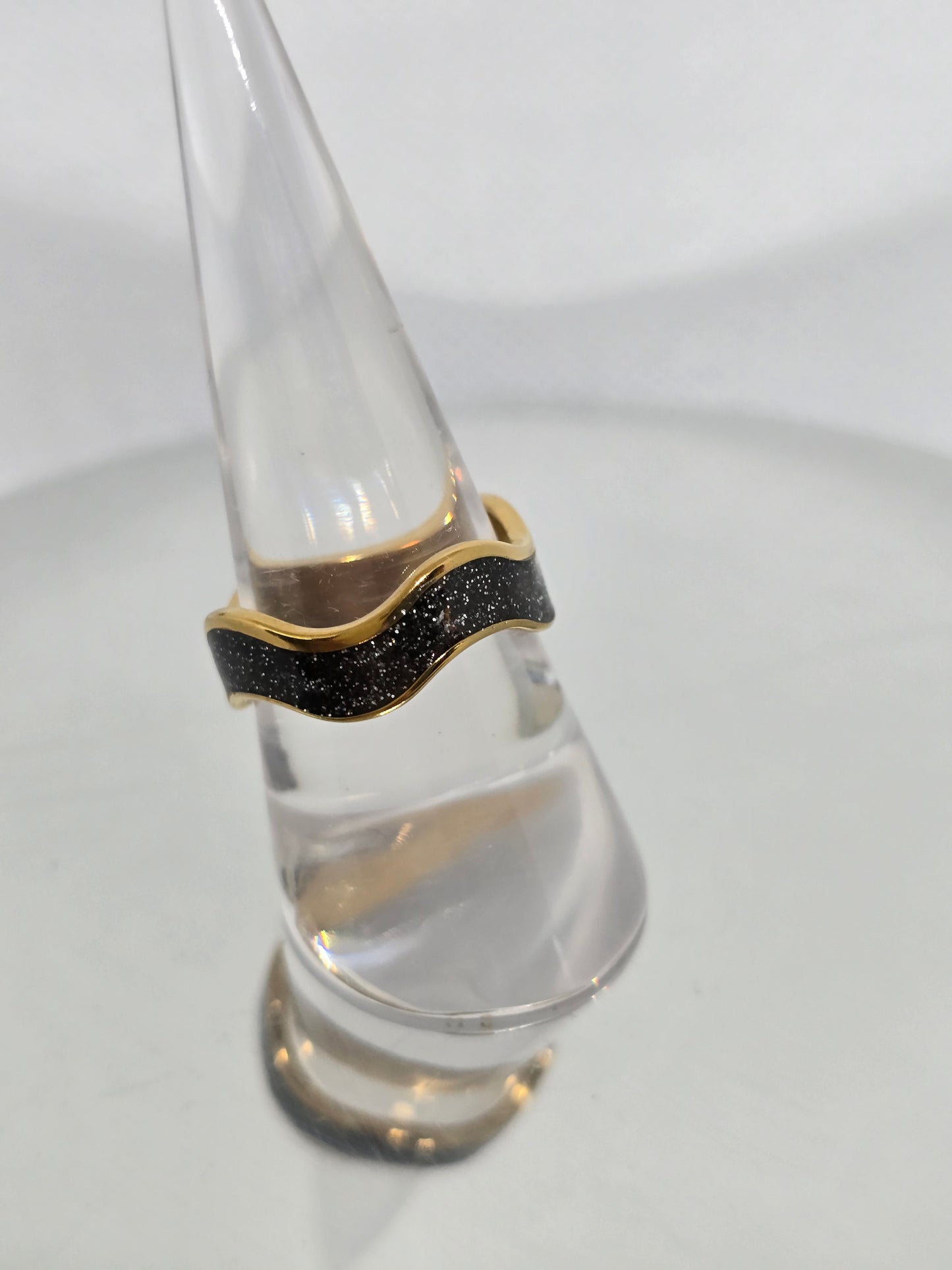 Black glittery gold waves ring - By Bianci