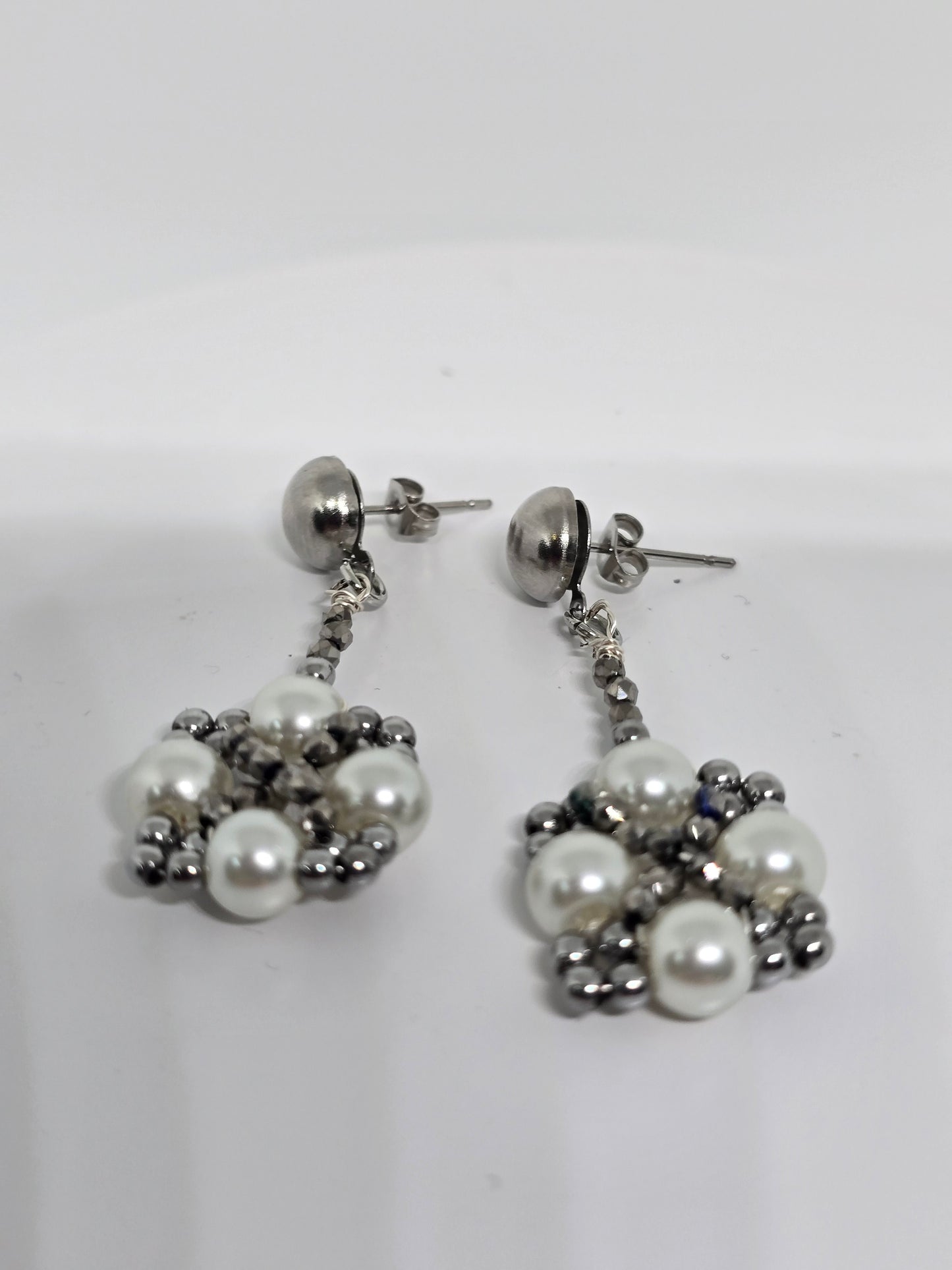 White pearl and grey beads earrings - By Bianci