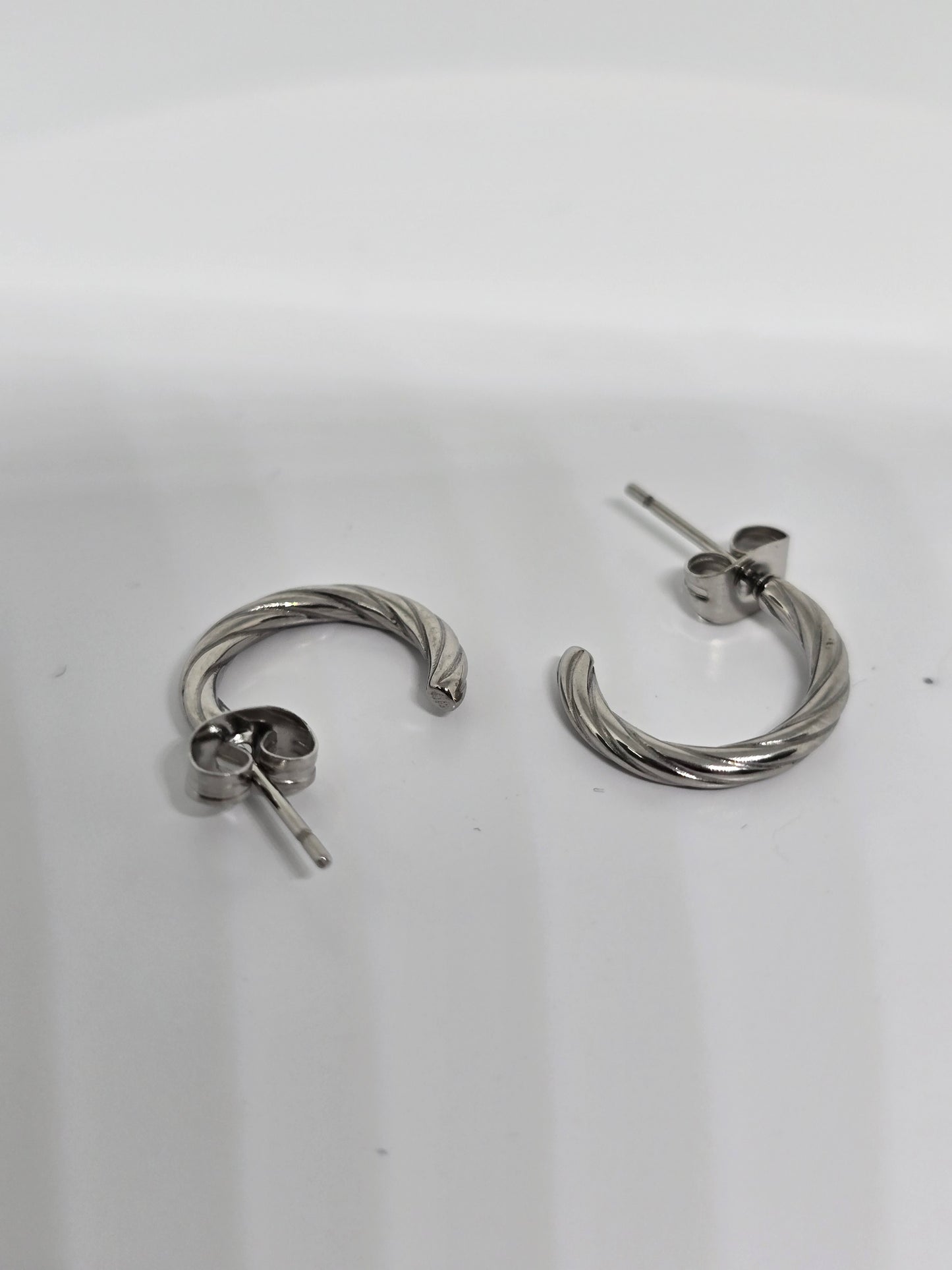 Half circle silver earrings - By Bianci