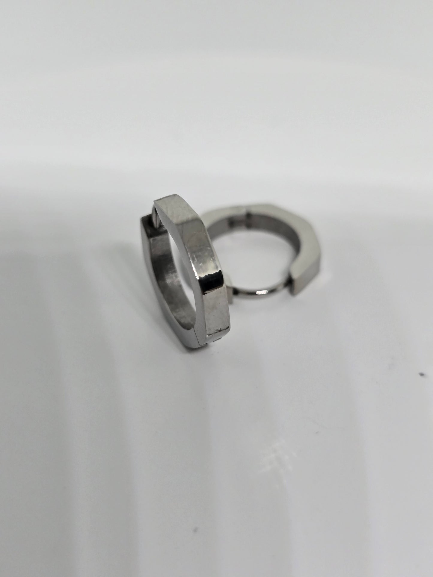 Hexagon silver earrings - By Bianci