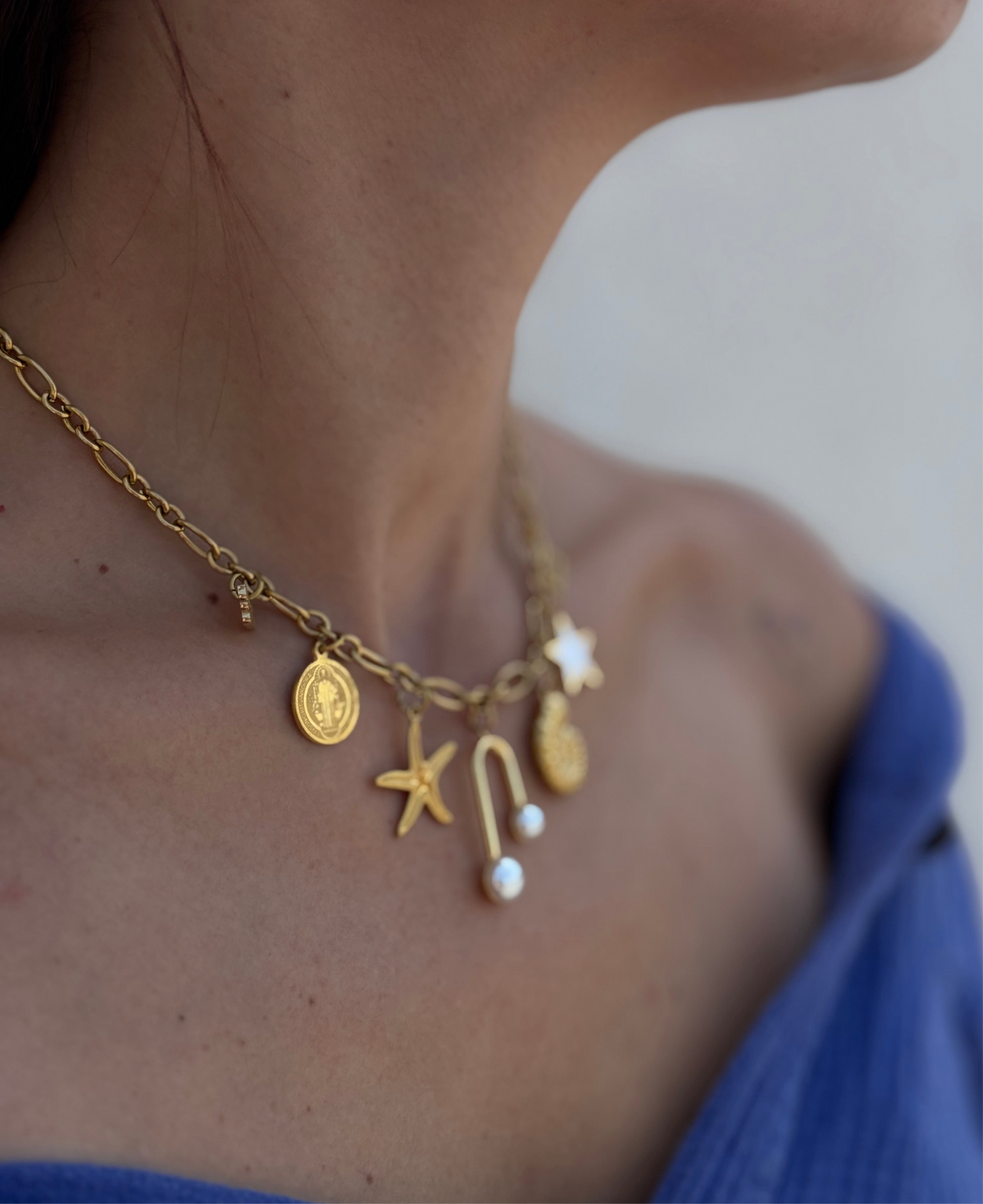 Dropping pearls charm - By Bianci
