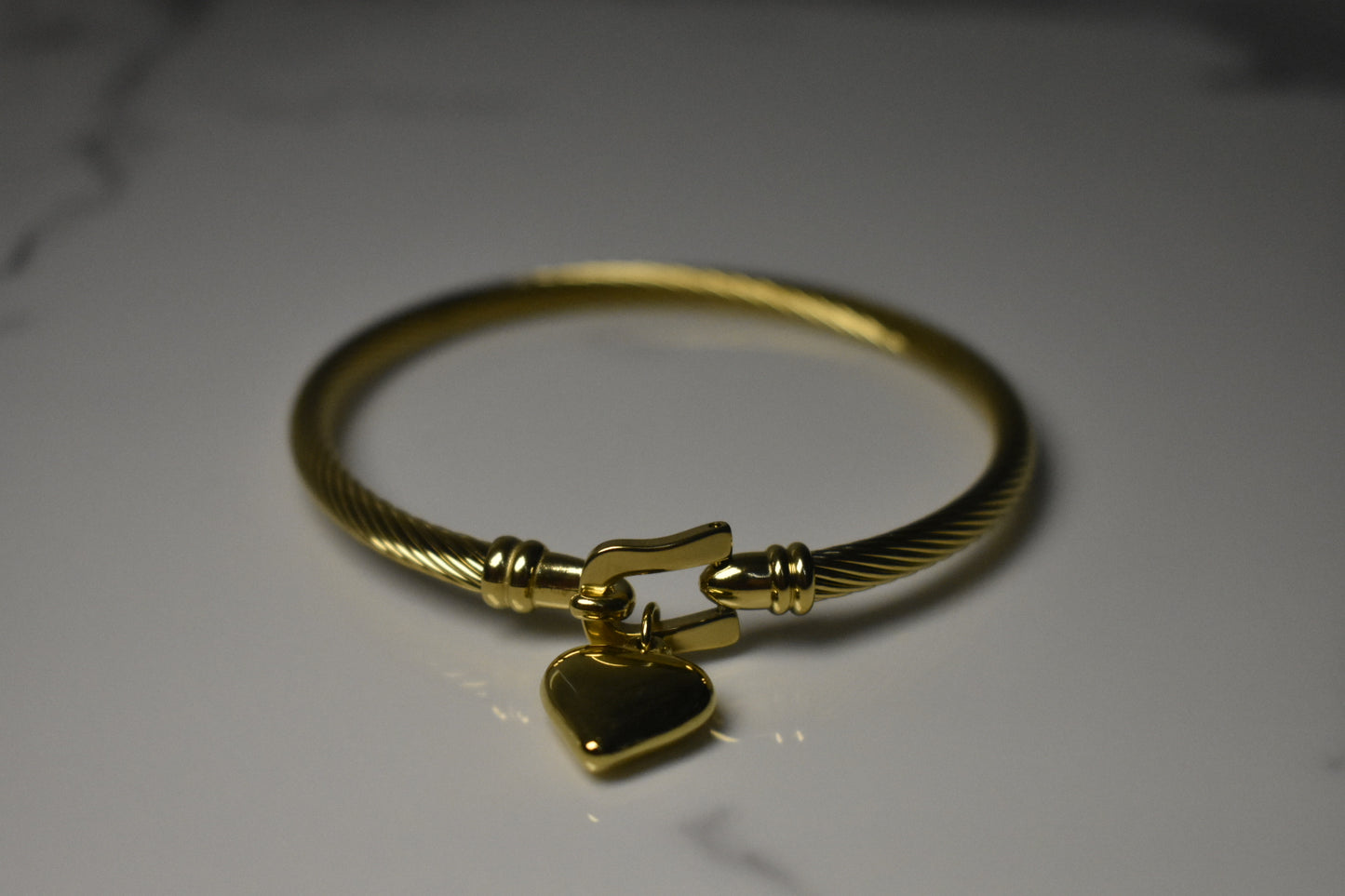 Golden heart bracelet- By Bianci