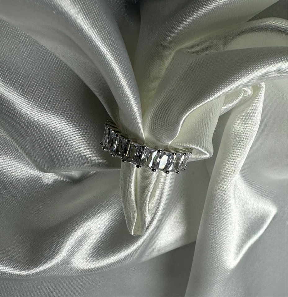 Clear stones ring - By Bianci