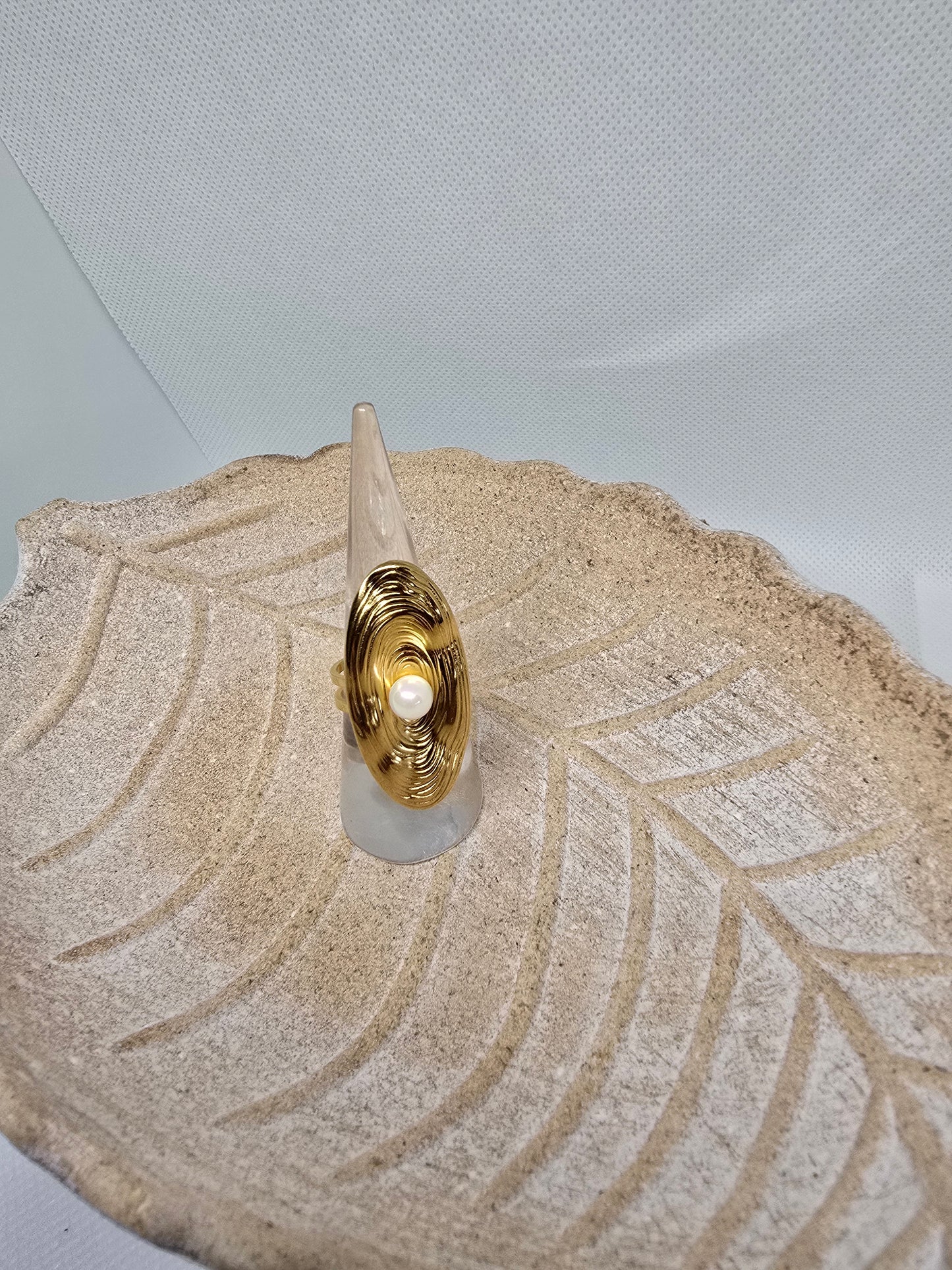 Gold flower with white pearl ring - By Bianci