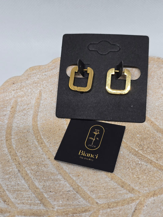 Gold square earrings - By Bianci