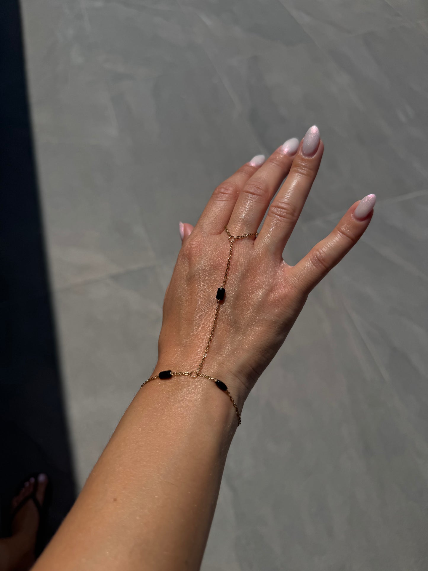 Harness bracelet in black - By Bianci