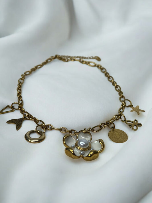 Charm flower necklace- By Bianci