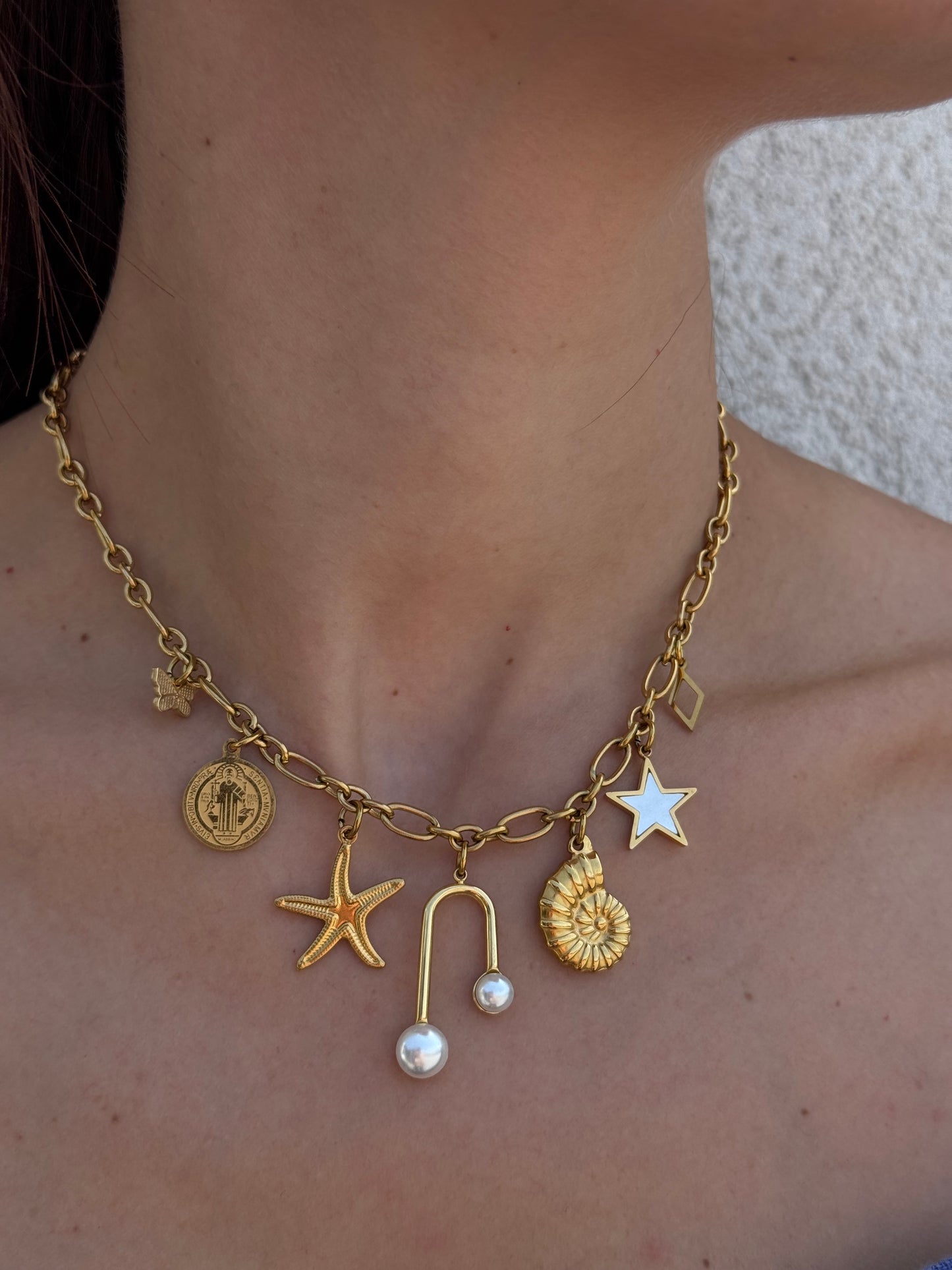 Dropping pearls charm - By Bianci