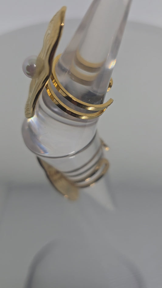 Gold flower with white pearl ring - By Bianci